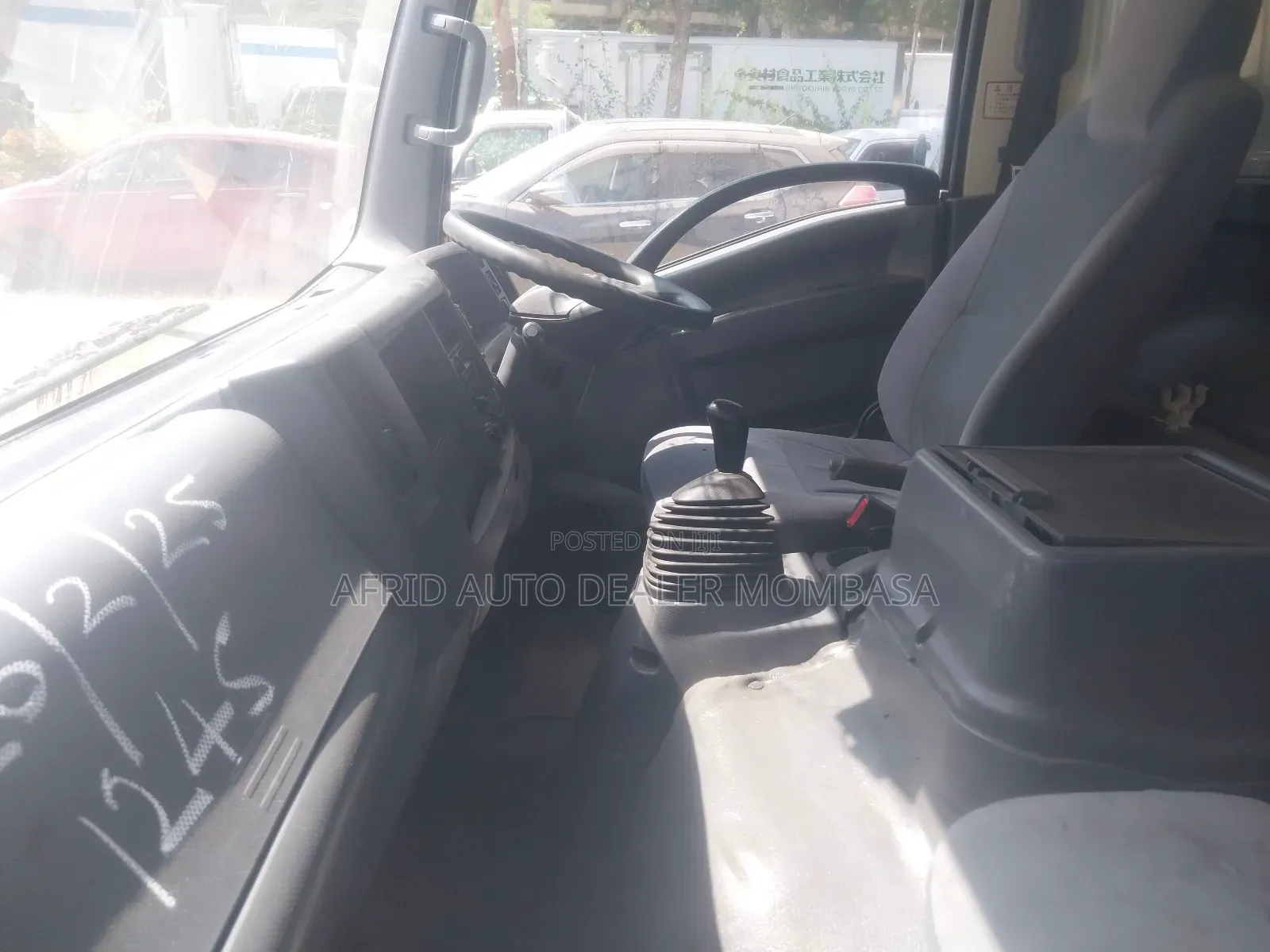 Isuzu NPR 5tonnes