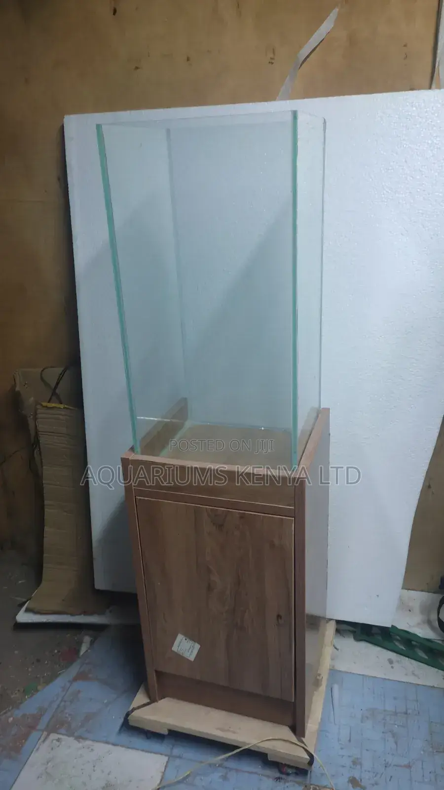 2-Foot Tower Aquarium With a Stand
