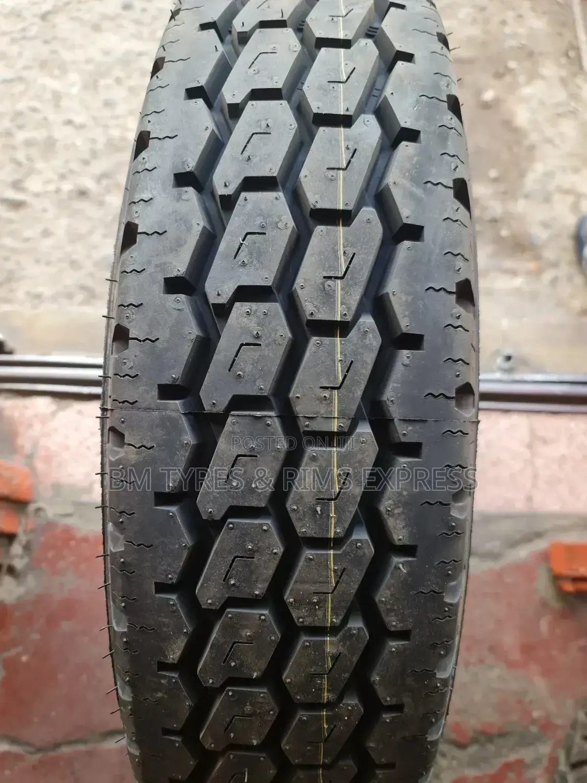 195 R15 MRF Tyres (India) Commercial.