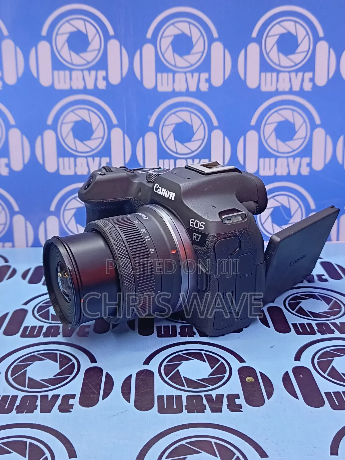 Canon Eos R7 Mirrorless With Lens