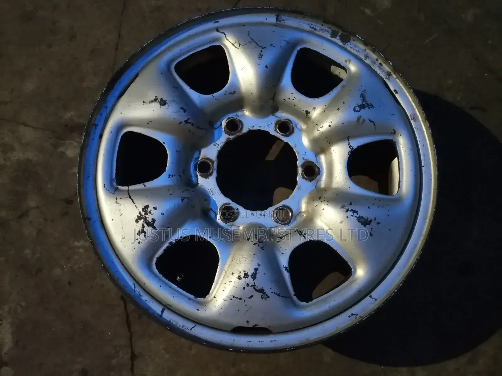 Hillux Vigo Metallic Rims Size 16