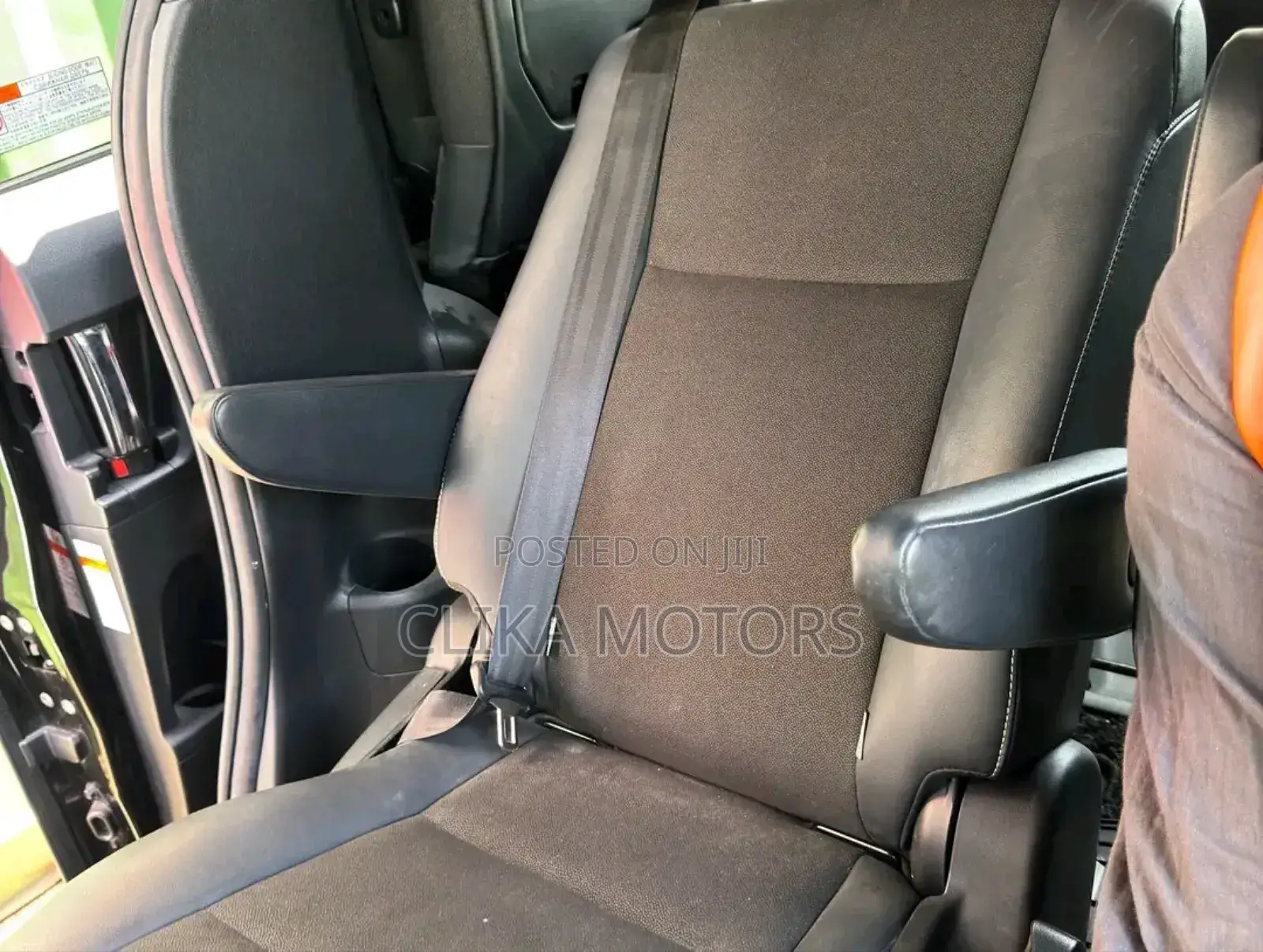 Toyota Noah 2.0 AWD (7 Seater) 2018 Black