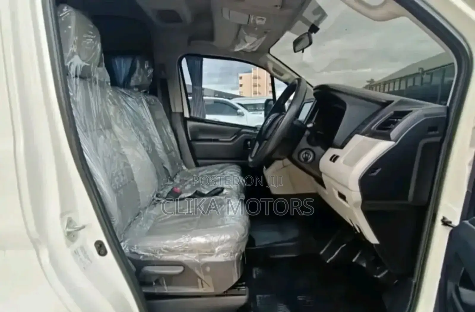 Toyota HiAce 2018 White