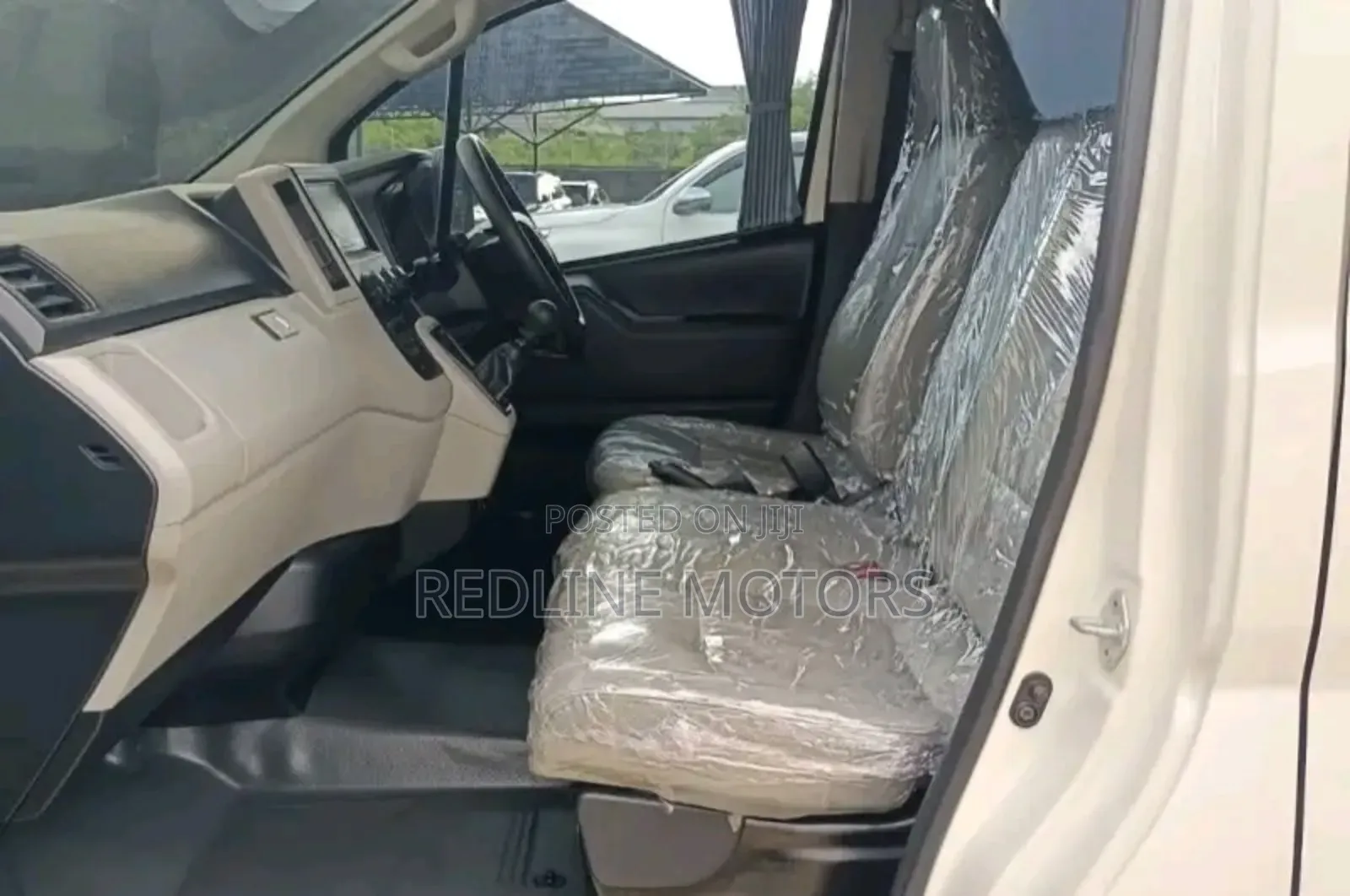 Toyota HiAce 2018 White