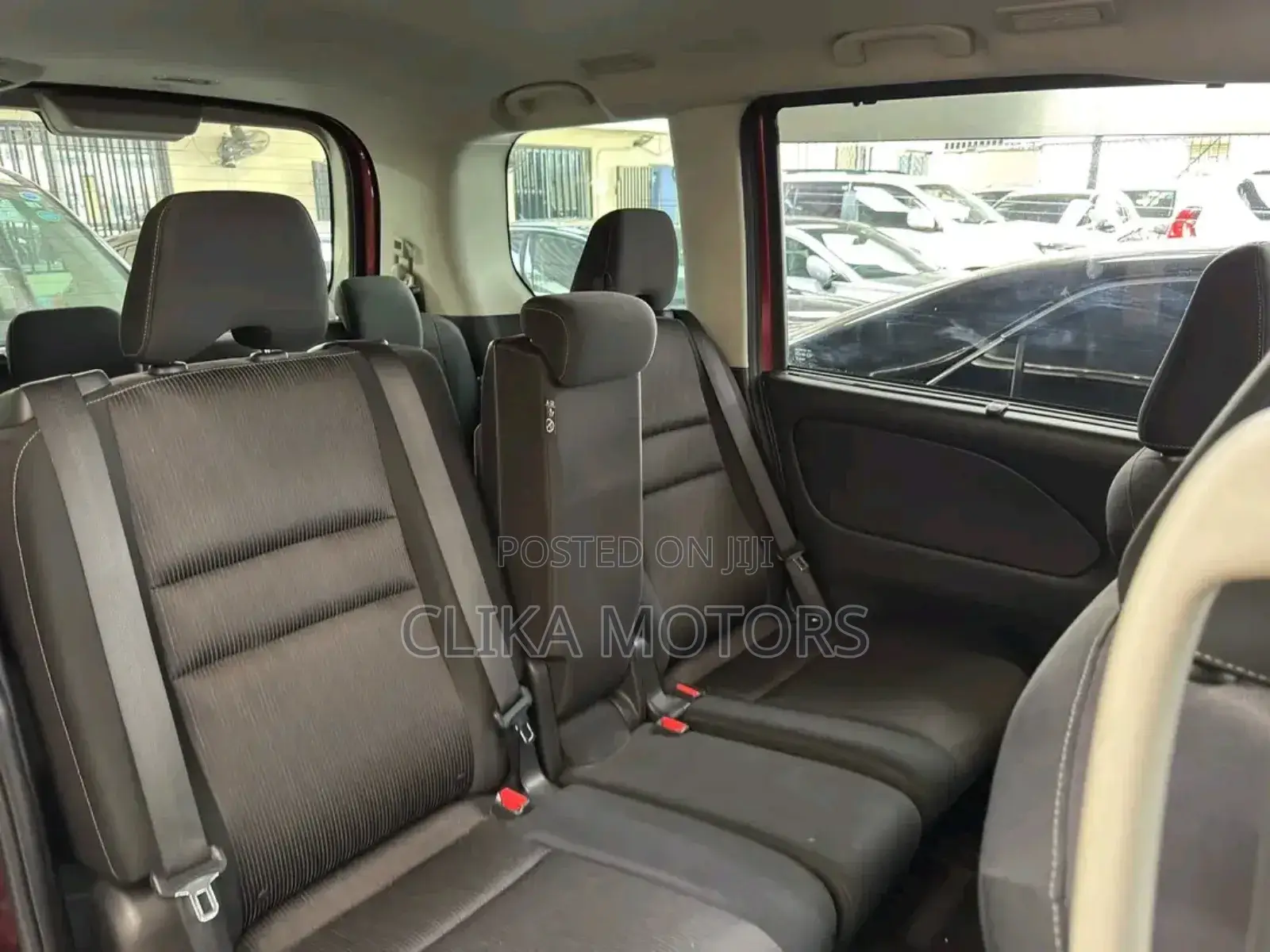 Nissan Serena 2018 Red