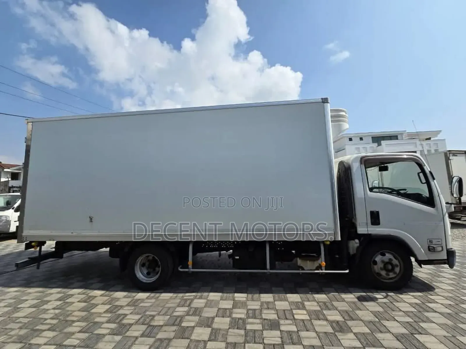 Isuzu Elf With Freezer Body