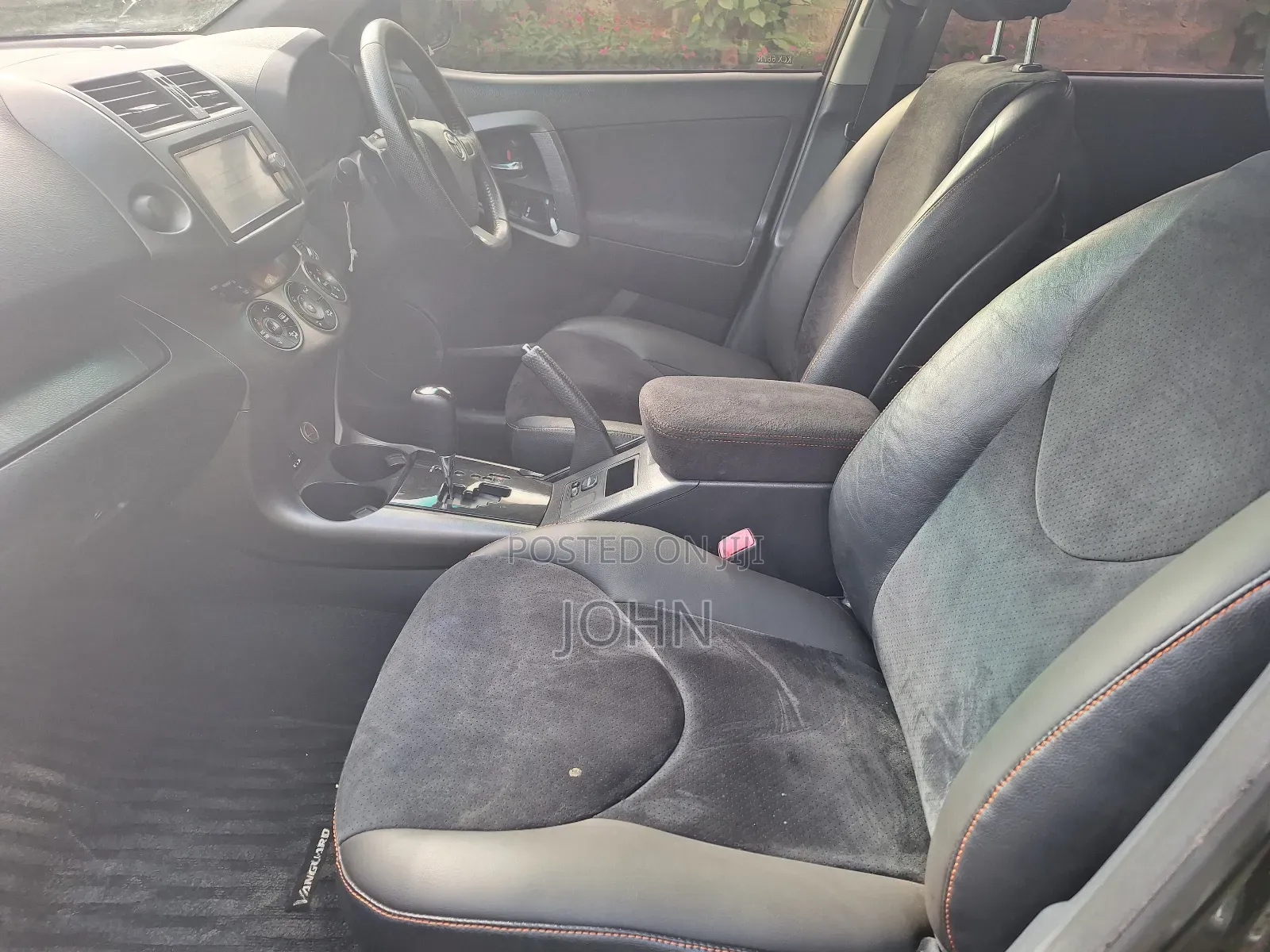 Toyota Vanguard 2012 Black
