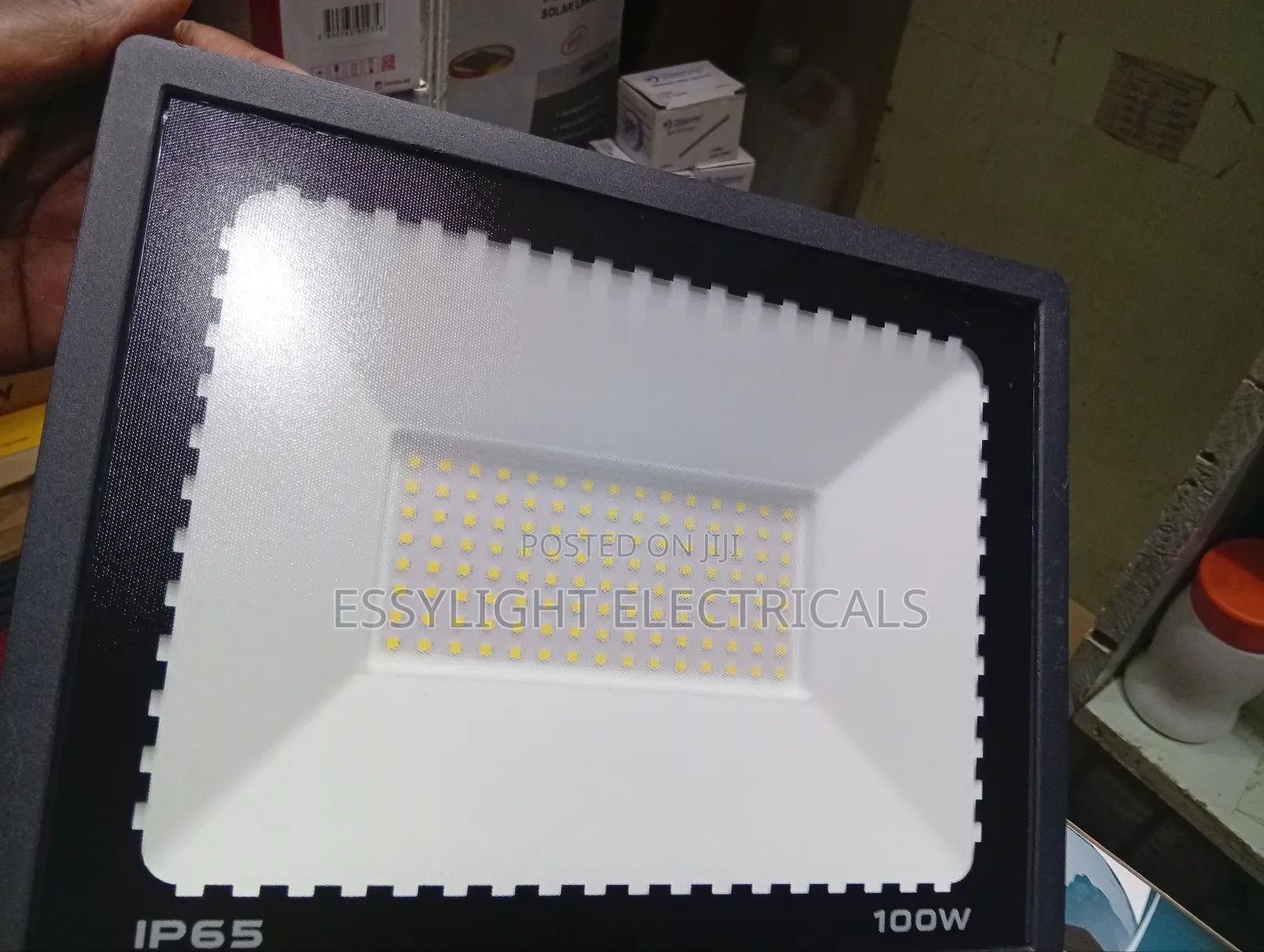 Max Floodlight