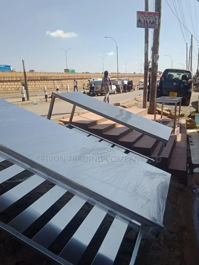 High-Quality Stainless Steel Table (4*6 Ft)