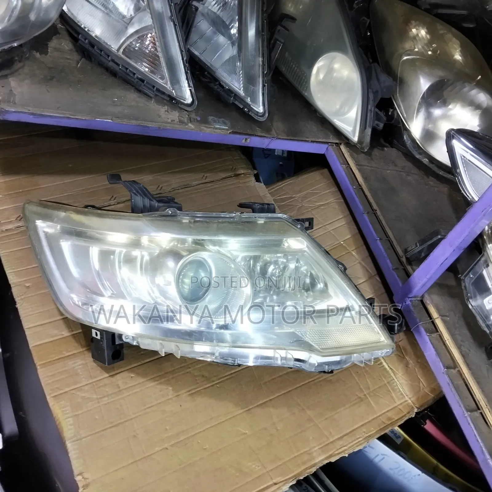 Nissan Serena Fc25 Xenon Head Lamp, Model 2008/09. Ex Japan