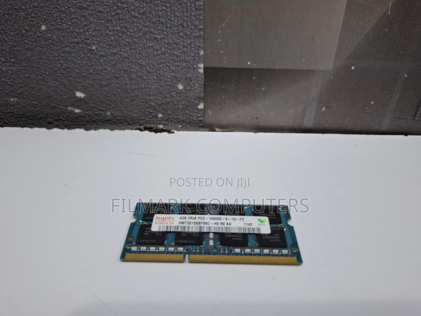 Hynix 4gb 2rx8 Pc3-10600s-9-10-F2 Laptop Memory