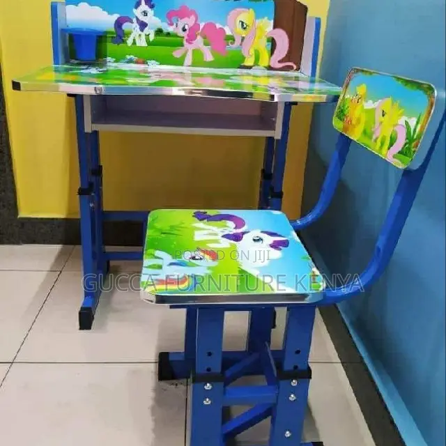 Kid's Furniture: Modern Home Specious Kid's Desk Chair Set