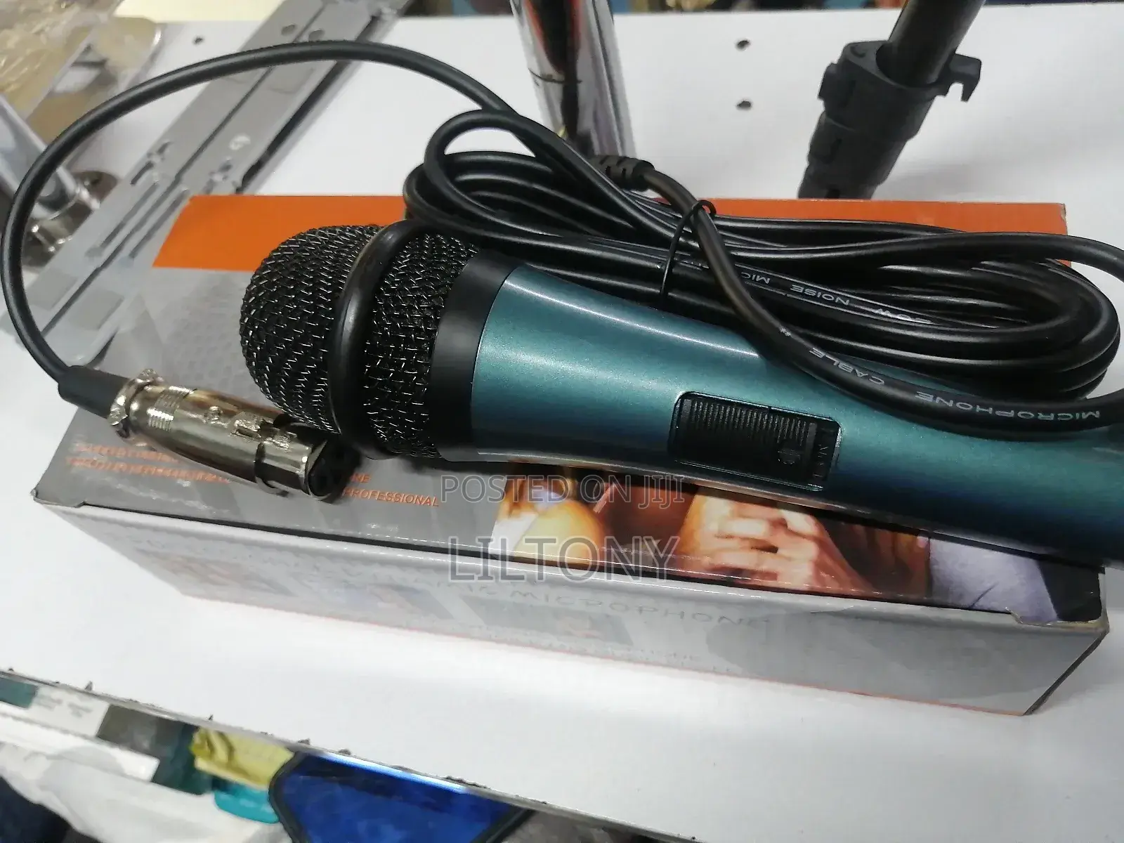 Corded Dynamic Microphone