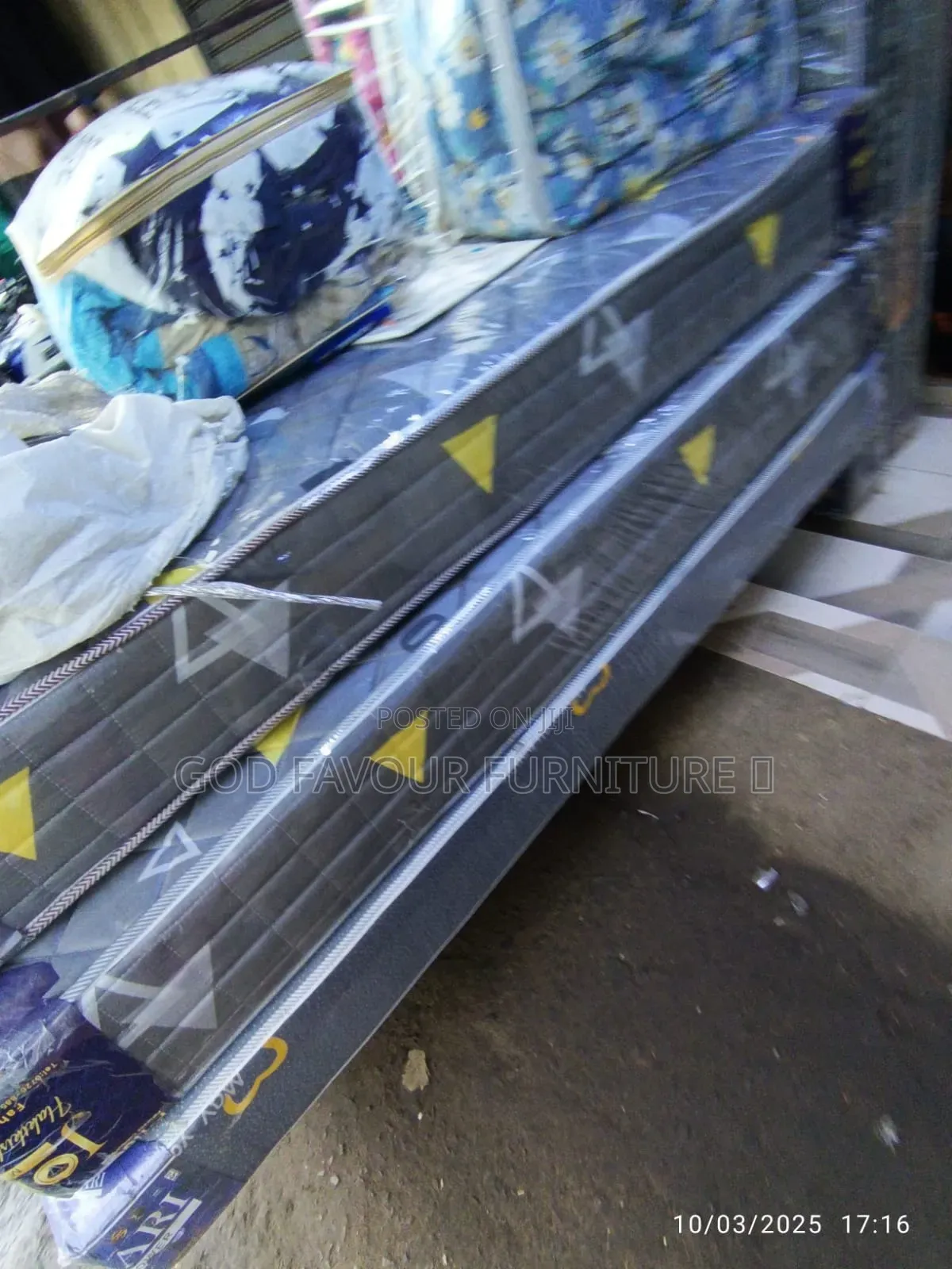 Beautiful Fibre Matress 4 by 6 Jg6tf