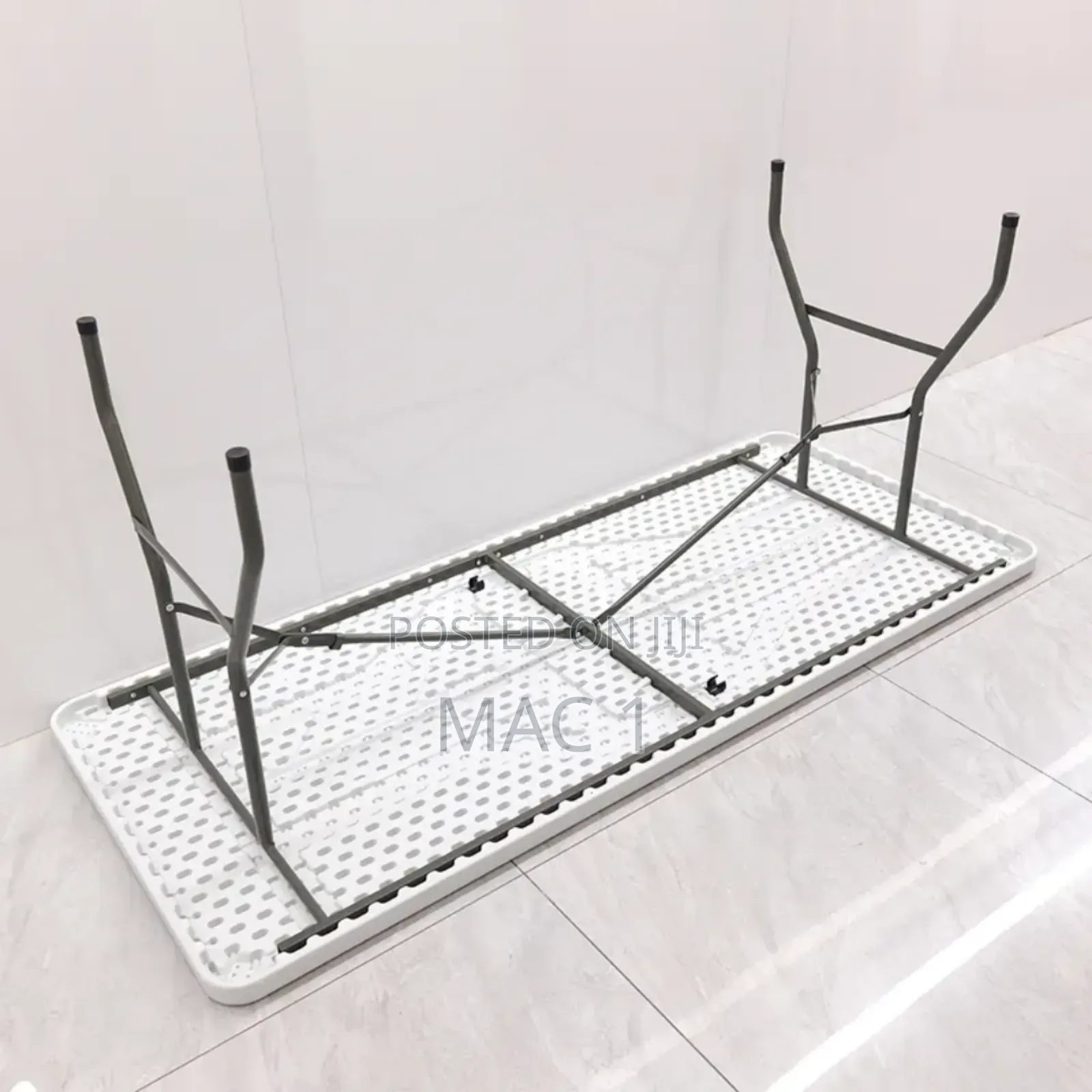 Strong Foldable Table In Plastic Length 1.2m