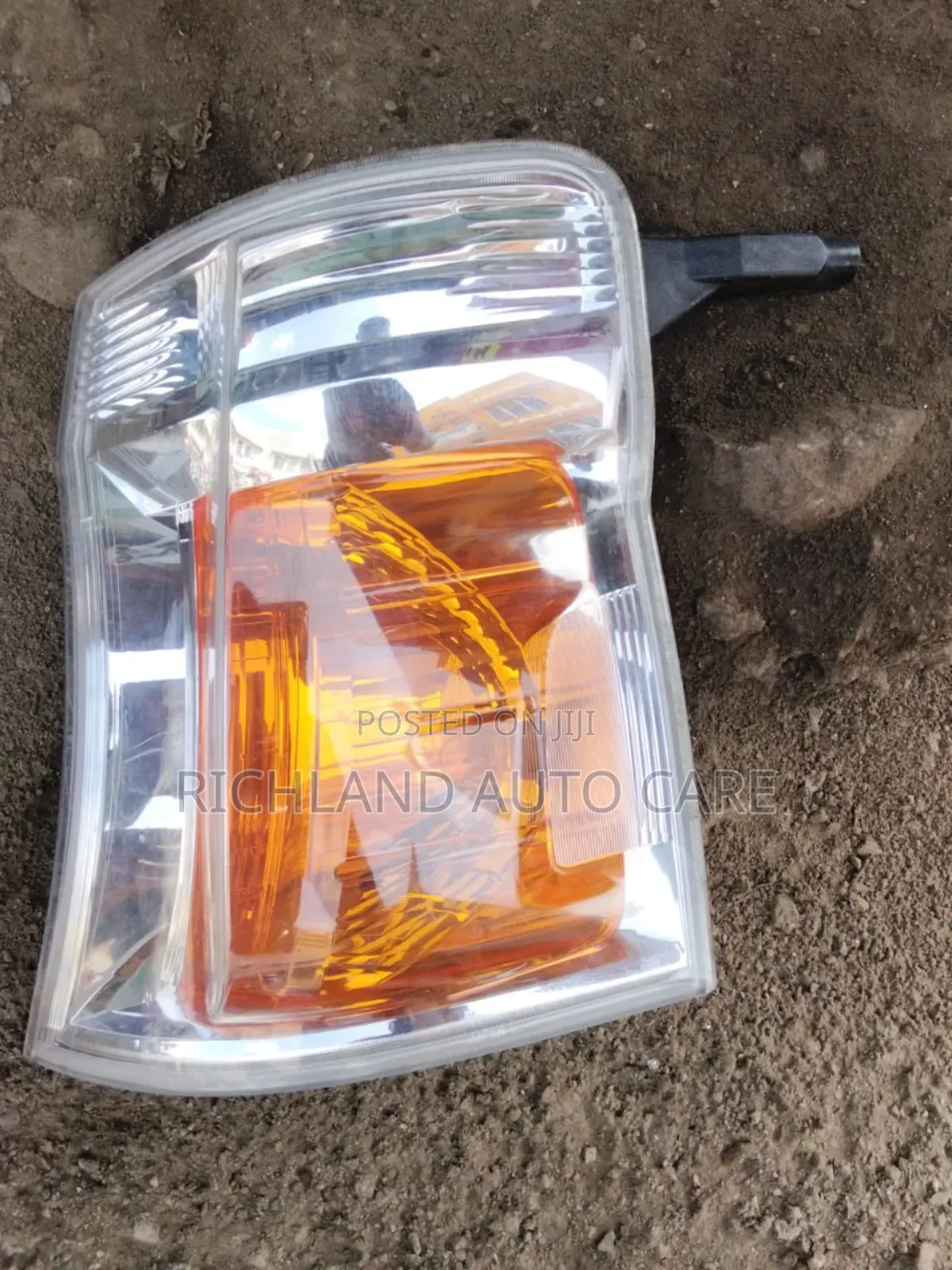 Nissan Caravan E25 Cornerlamp
