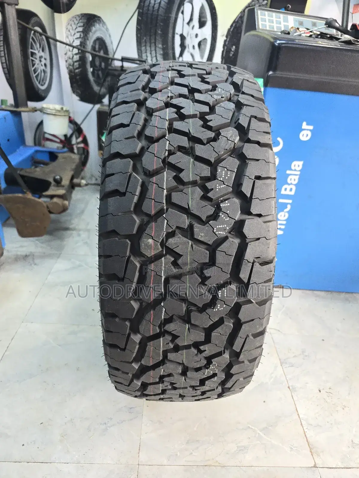 275/55r19 Roadcruza All-Terrain Tire