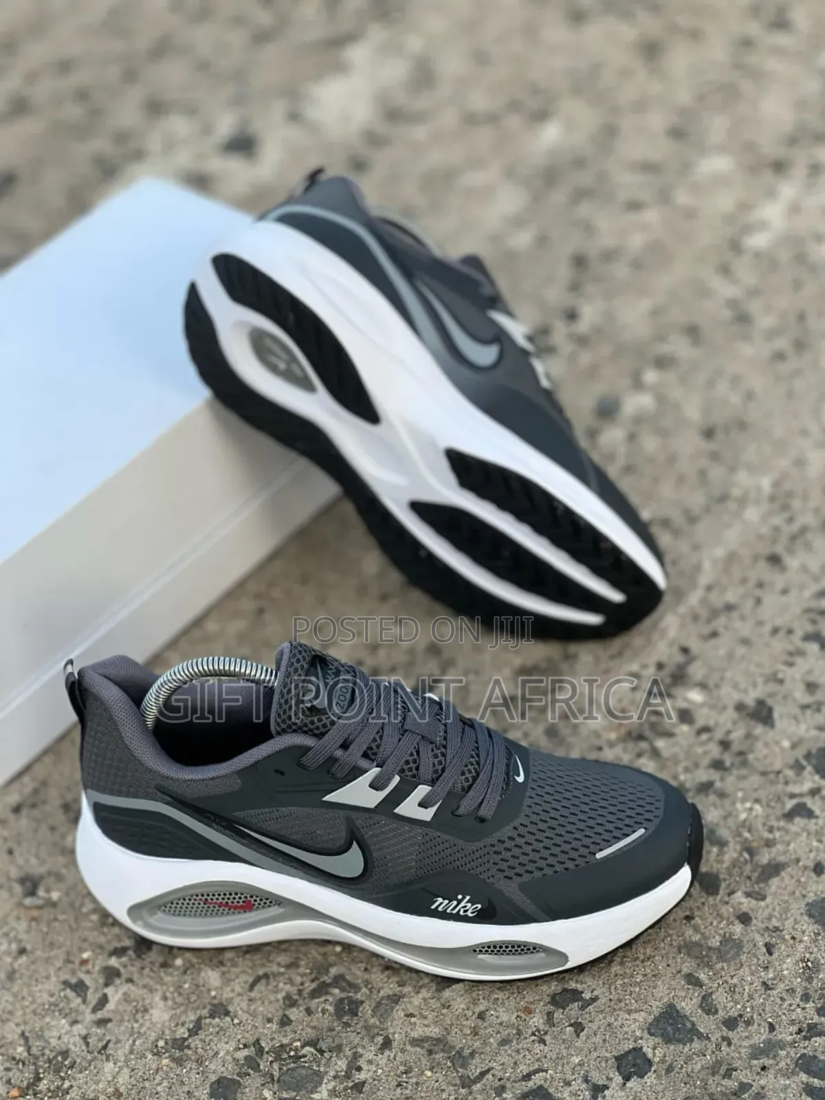 Grey Nike Air Max Zoom Unisex Sneakers