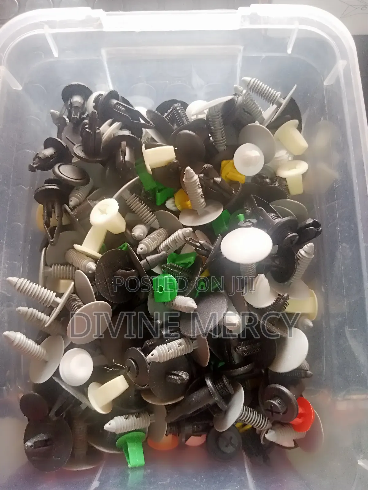 Car Body Clips Mix Colours