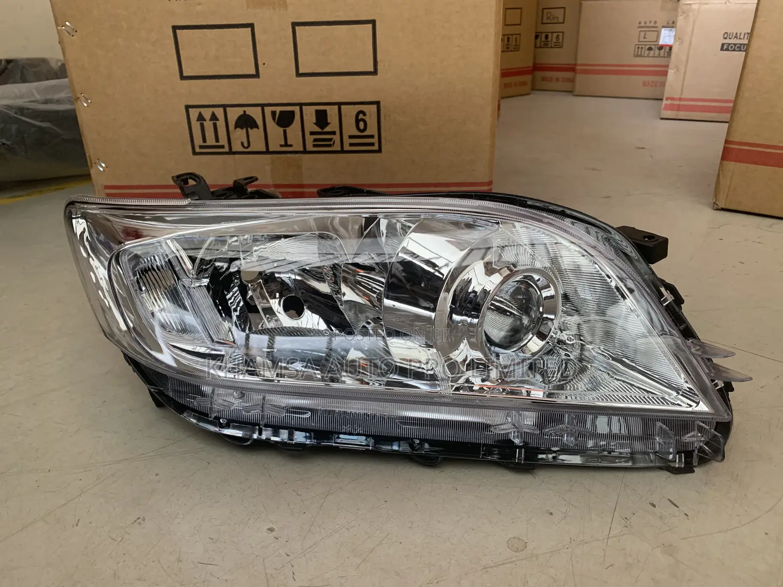 Toyota Vanguard 2010 Head Lamp