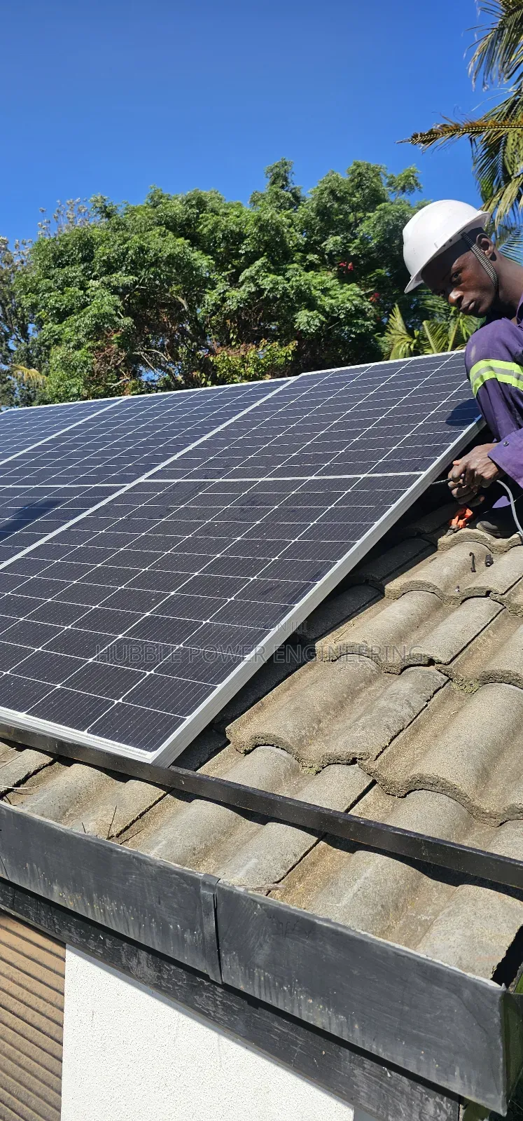 3kw Inverter, 1.65kw Solar Panels, 5kwh Lithium Battery