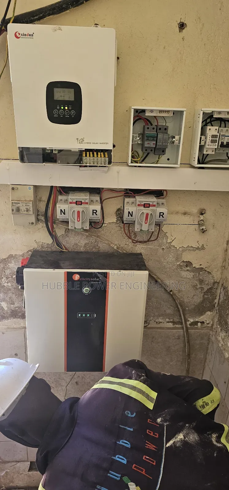 3kw Inverter, 1.65kw Solar Panels, 5kwh Lithium Battery
