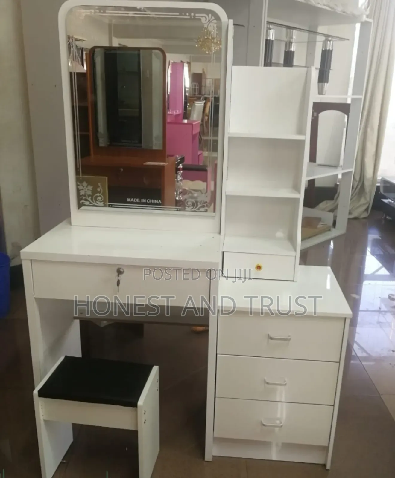 Dressing Table With Sliding Mirror
