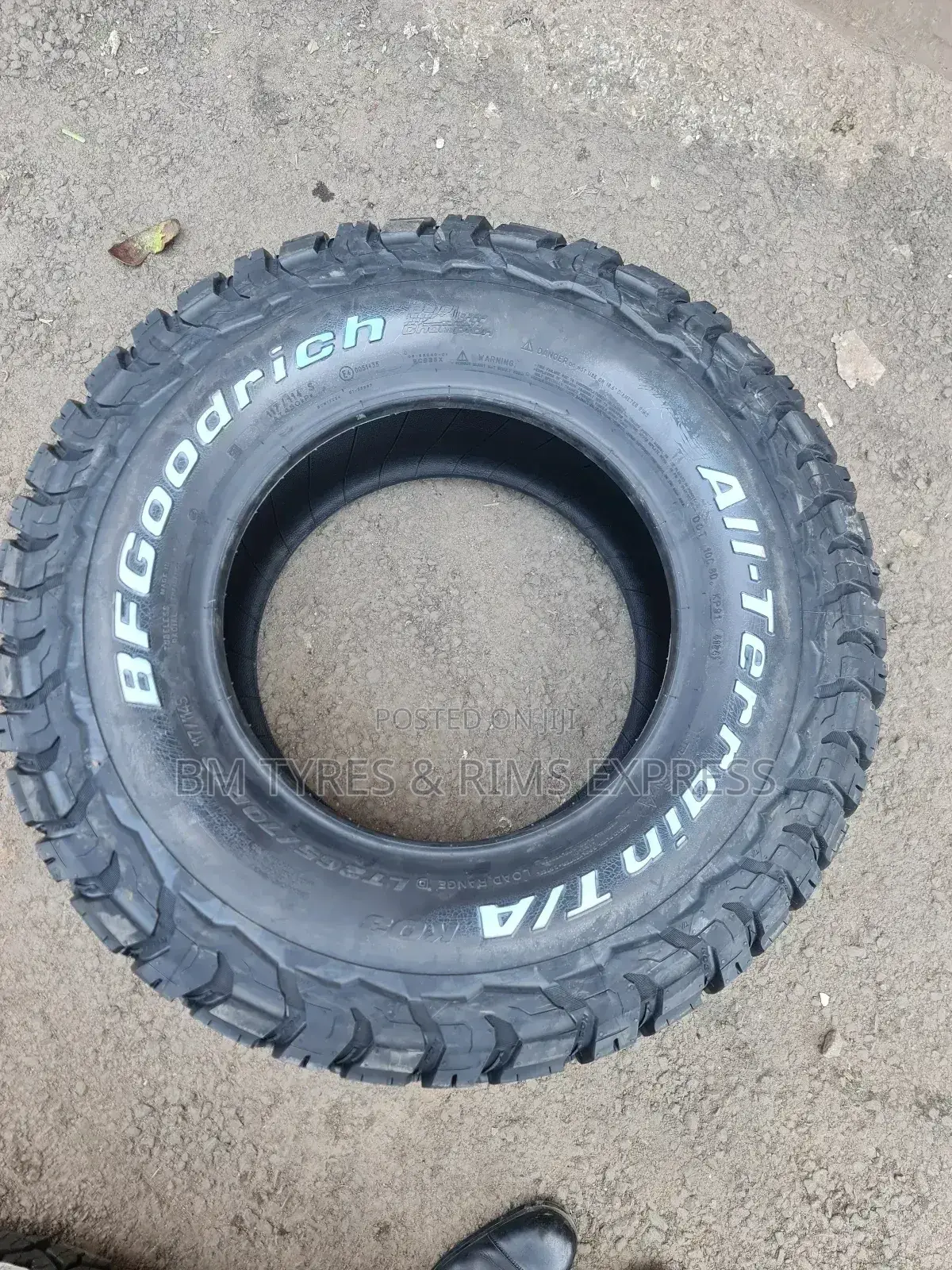 265 /70 R16 Bf Goodrich Tyres (Ko3) With White.
