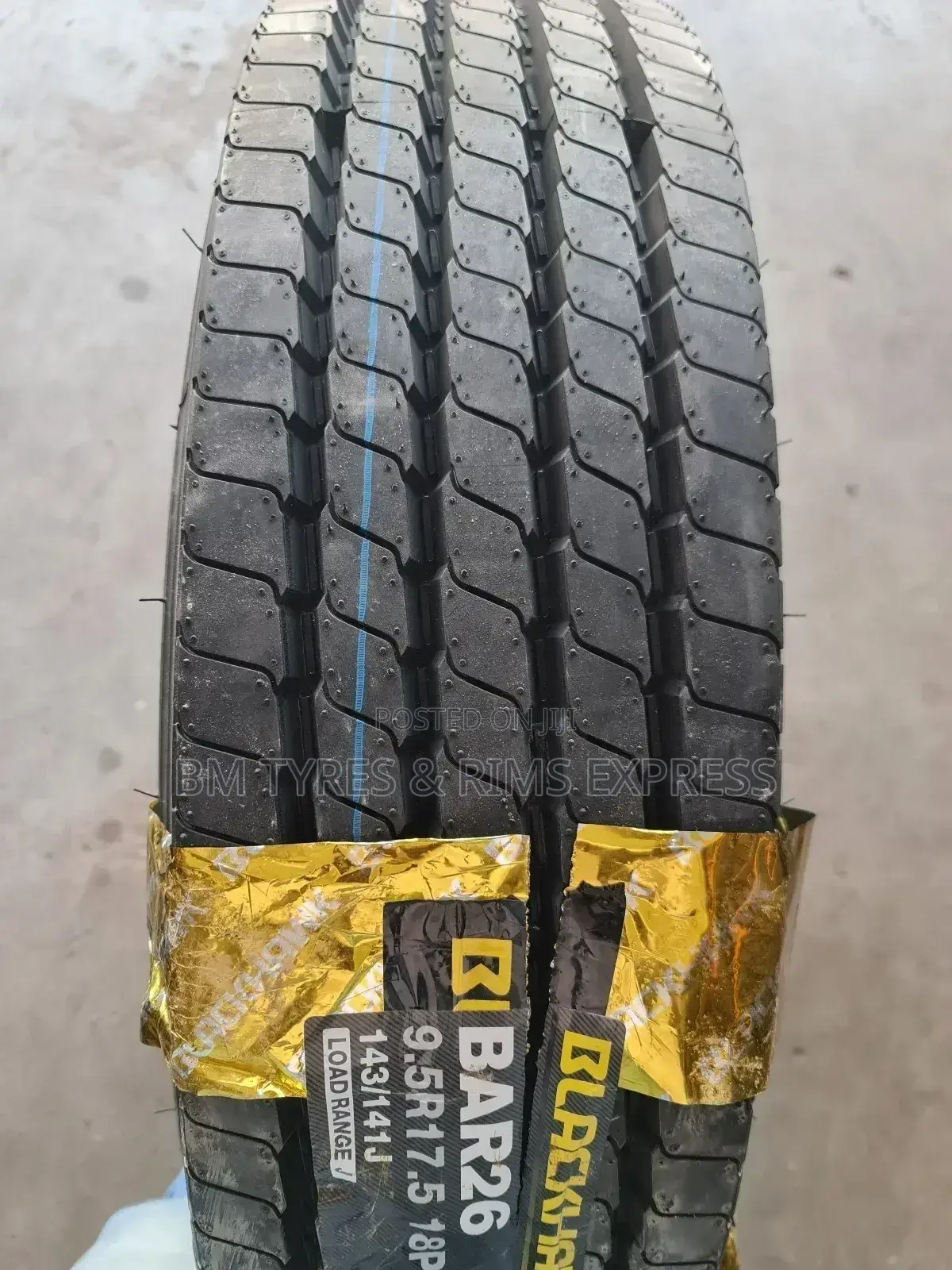 9.5 R17.5 Blackhawk Tyres (Commercial)