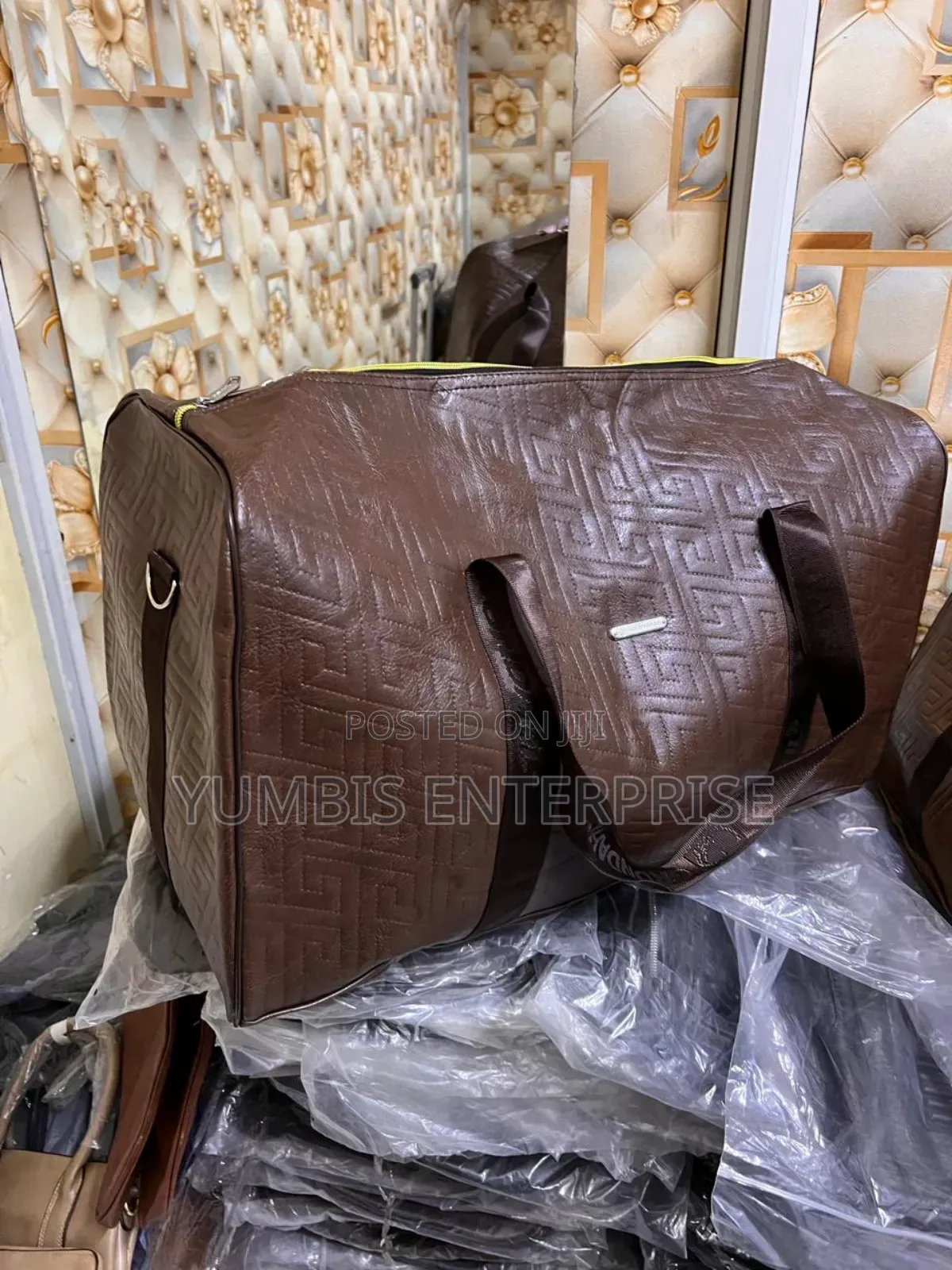 Big Size Leather Quality Duffle Bags at 1500