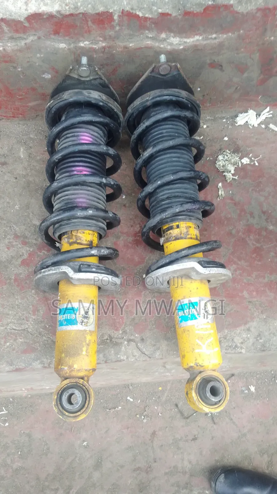 Subaru Legacy Rear Blistain Shock