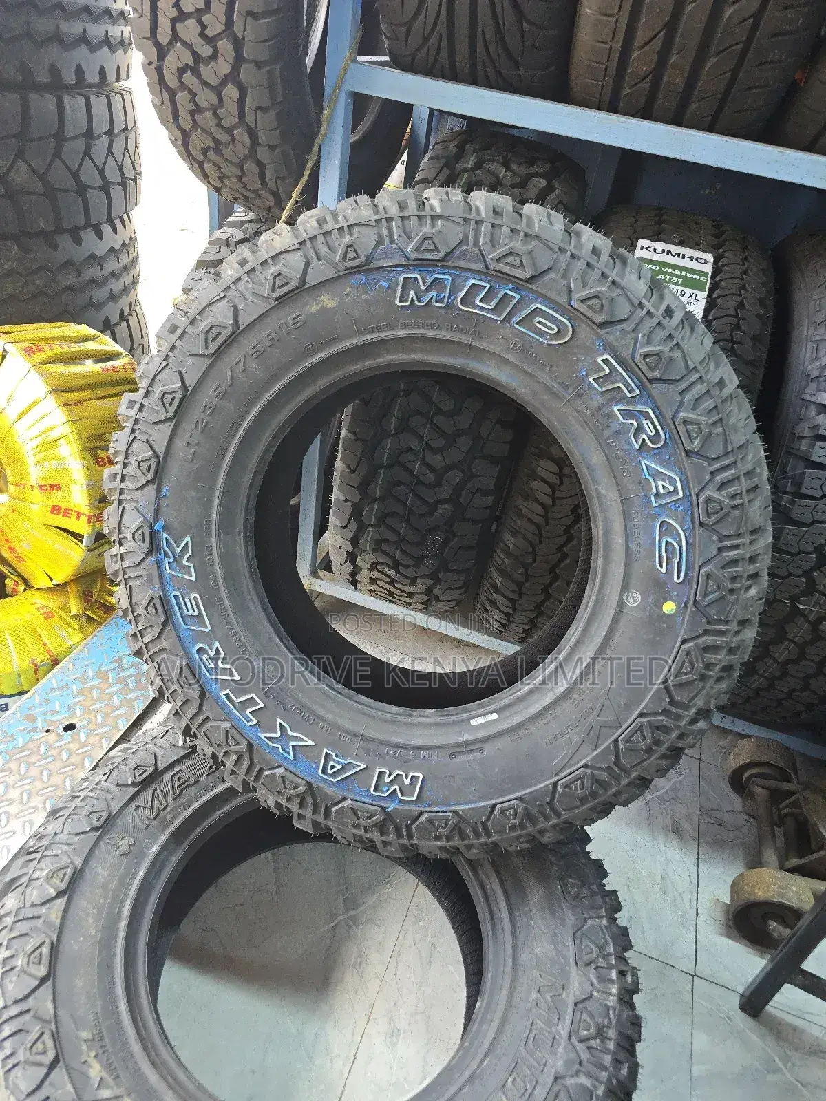 235/75r15 Maxtrek M/T Tire