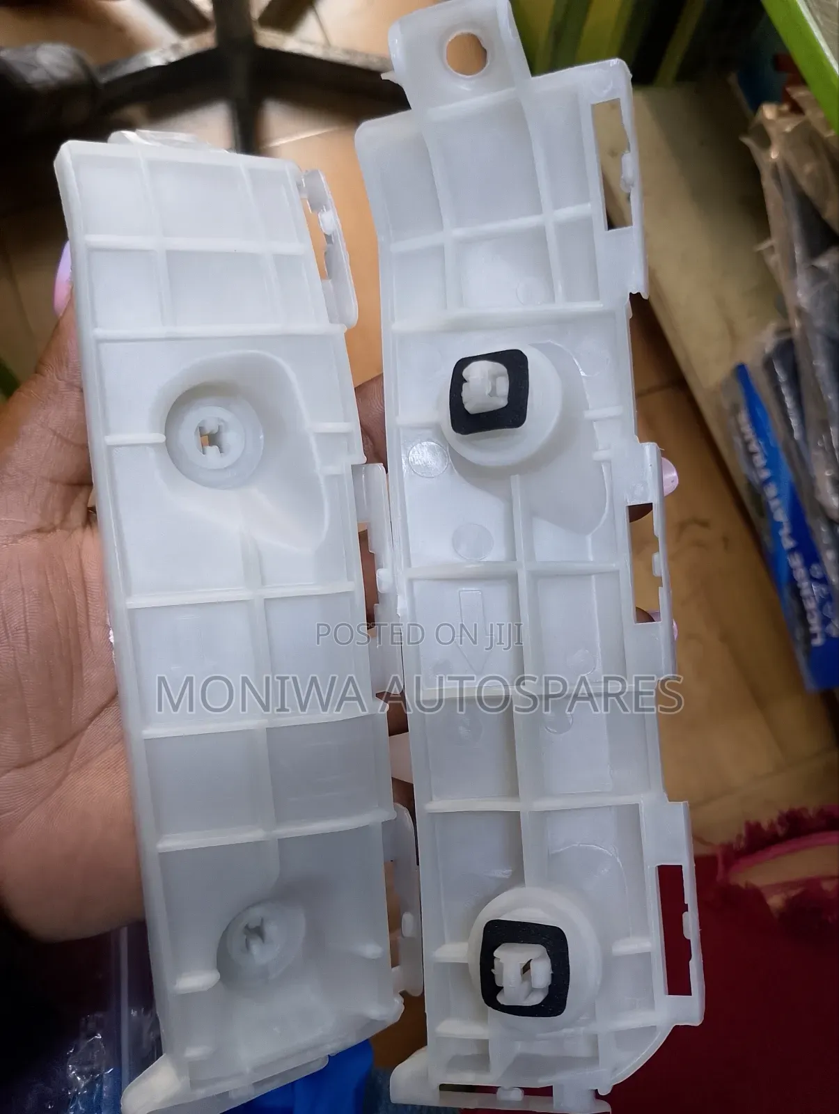 Rear Bumper Bracket/Bumper Slide Toyota Hiace 7l