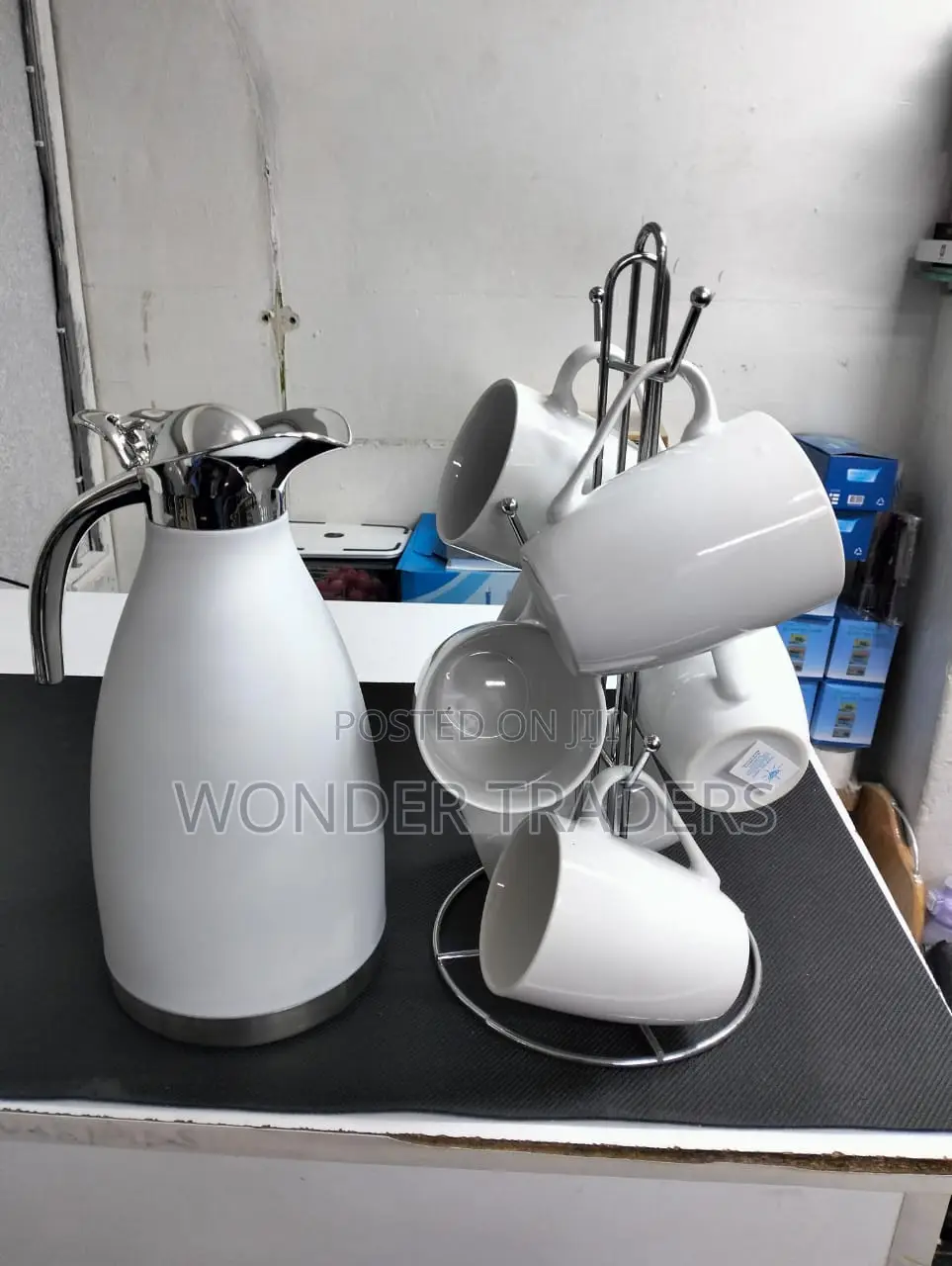 Tea Set,
6 Cups
6 Plates