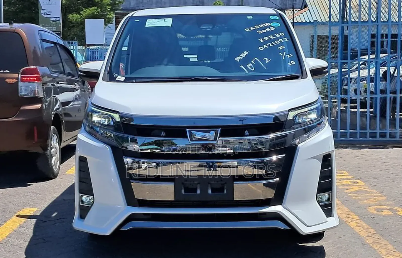 Toyota Noah 2018 White
