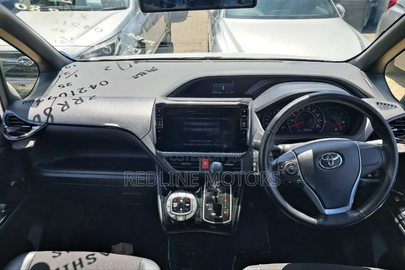 Toyota Noah 2018 White