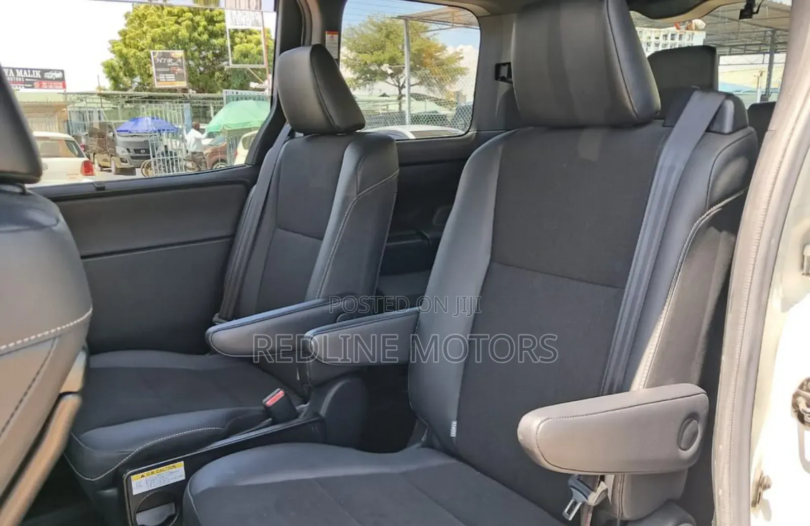 Toyota Noah 2018 White