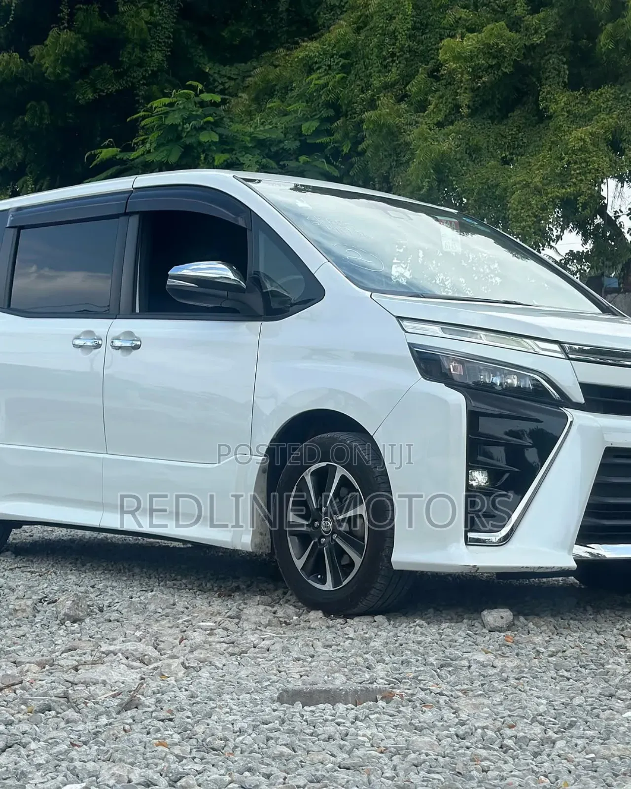 Toyota Voxy 2018 White