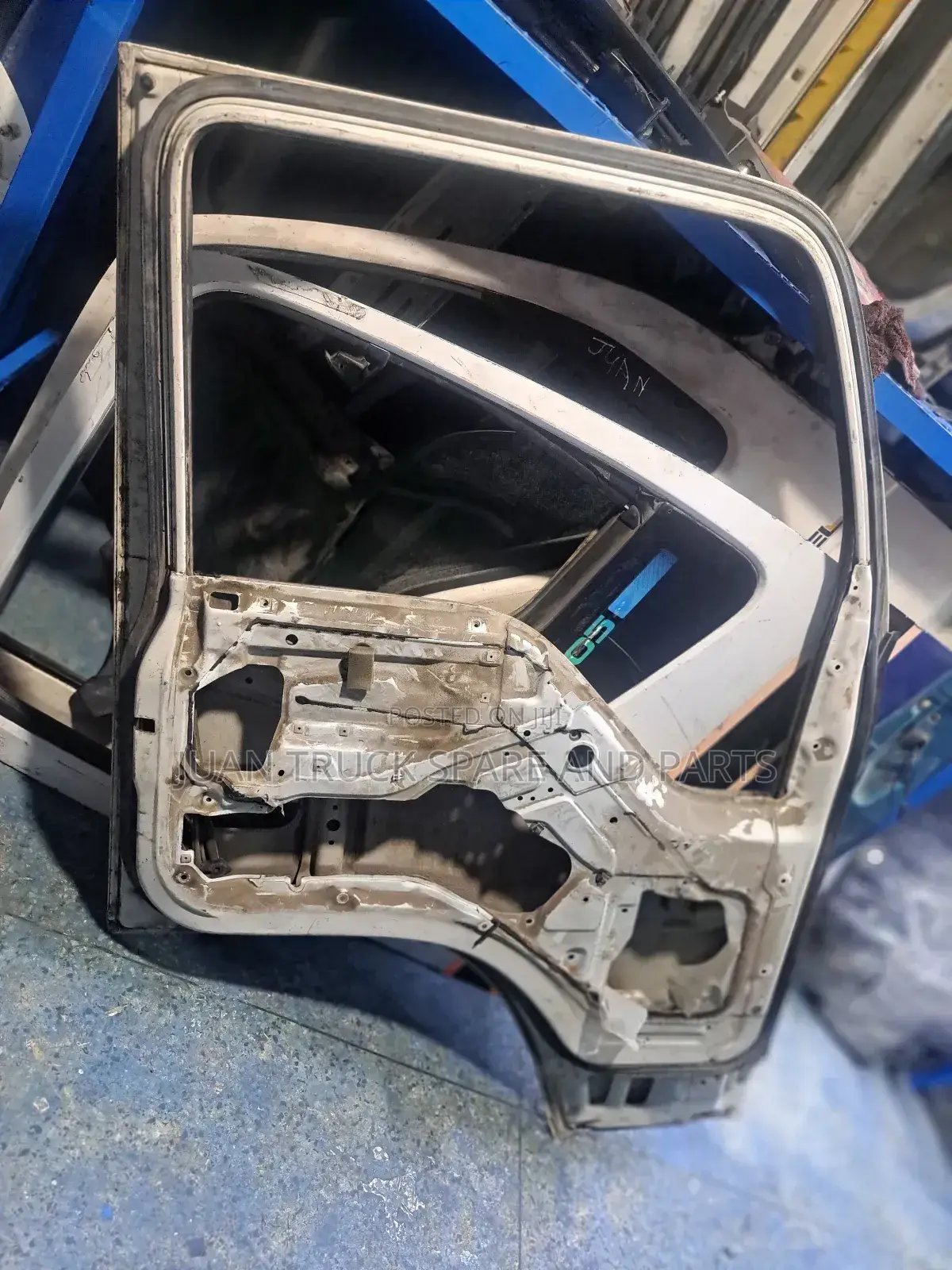 Isuzu 4.3 Door Shell