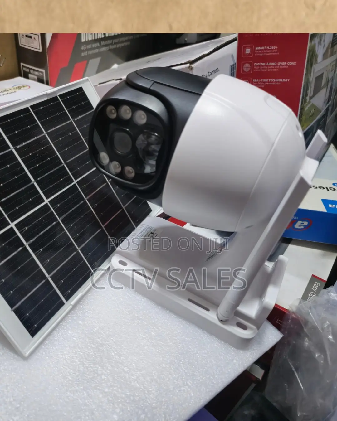 Outdoor Security CCTV Cam , Smart Light and Two Way Audio