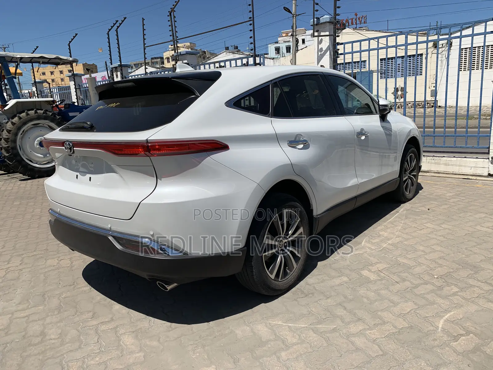 Toyota Harrier 2.5 Hybrid 4WD 2020 Pearl