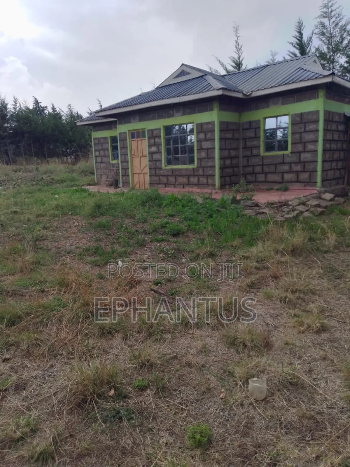 Land for Sale in Nyeri Munyu With a House