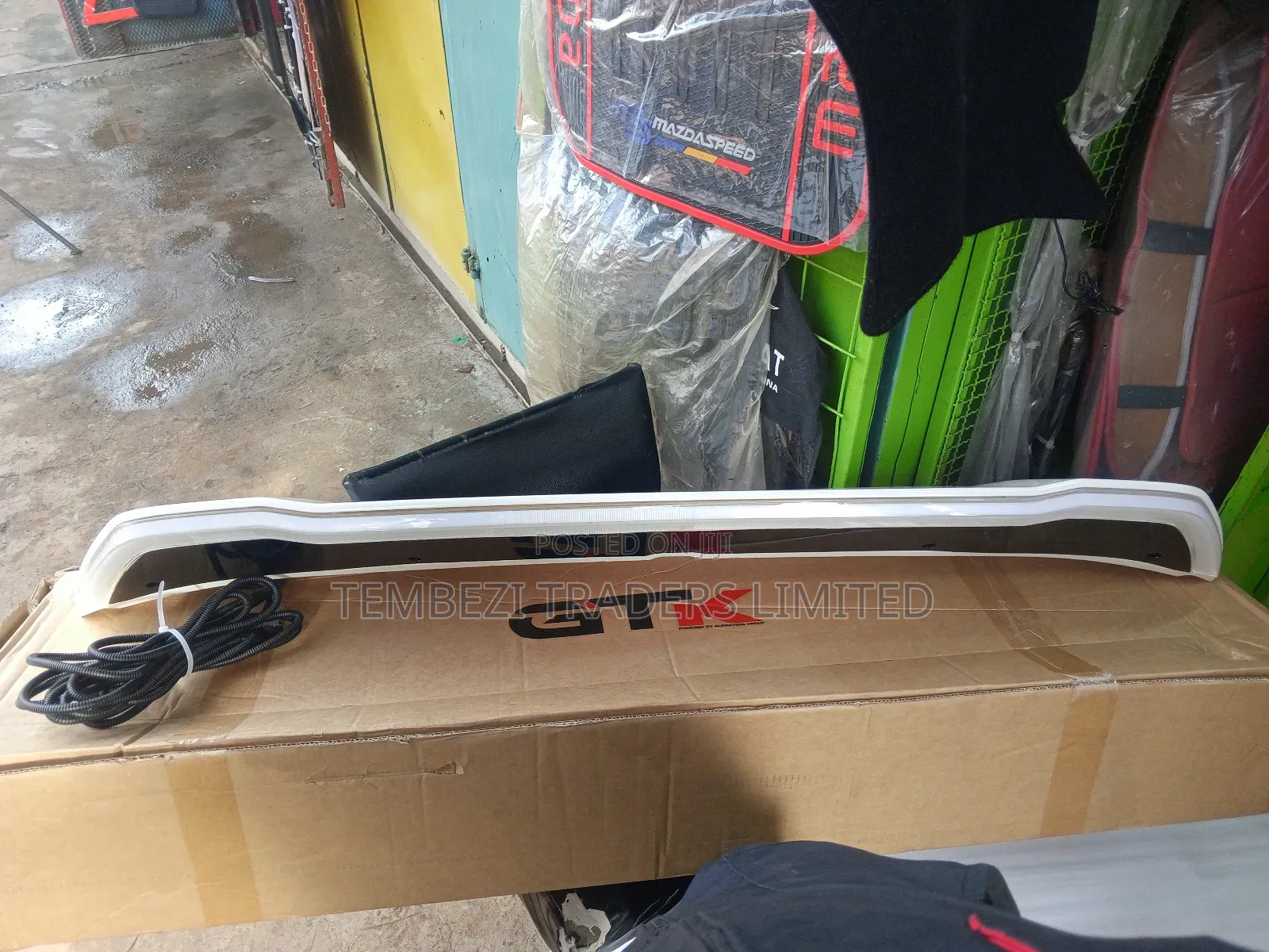 Rear Spoiler Toyota Land Cruiser V8 Fj 200
