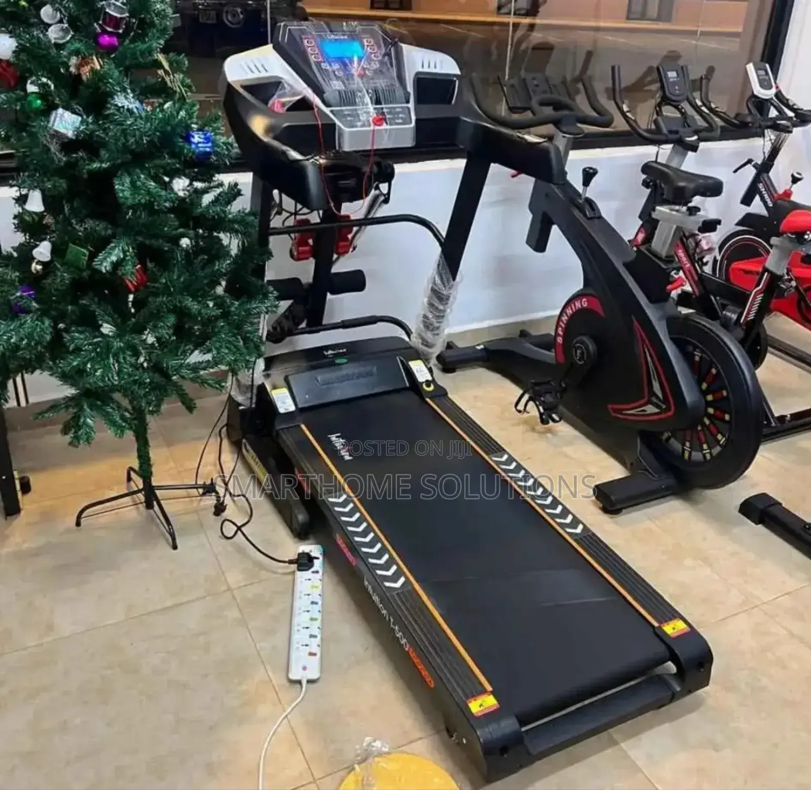 Brand New Treadmill, Free Massager Belt, Free Twisting Disc