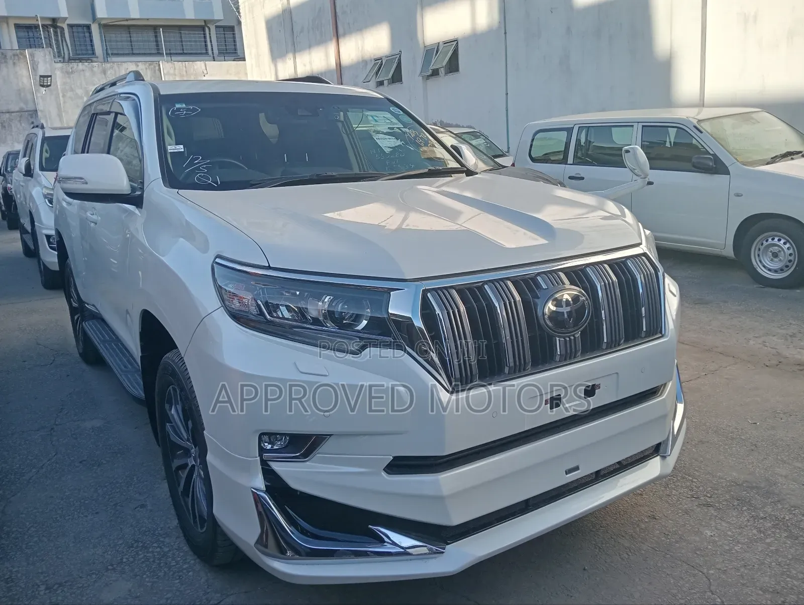 Toyota Land Cruiser Prado 2018 White