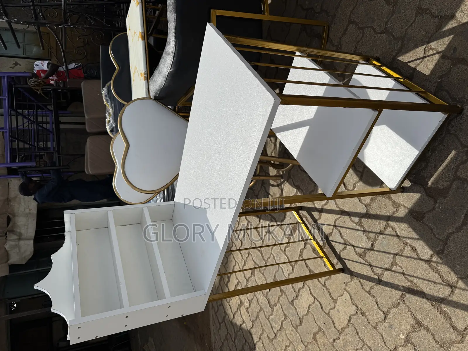White Manicure Table And Manicure Chair