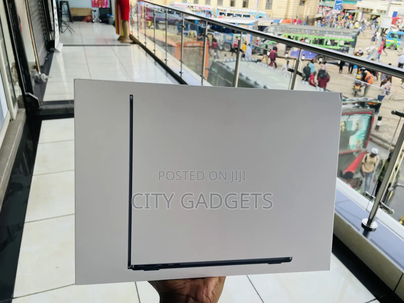 New Laptop Apple MacBook Air 2022 M2 8GB Apple M2 SSD 256GB