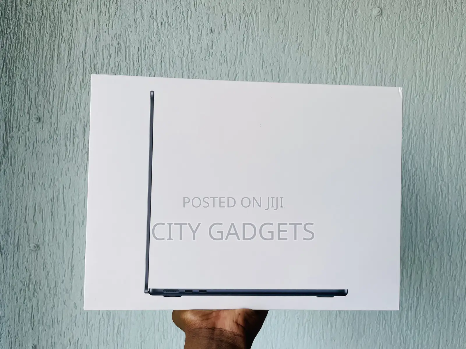 New Laptop Apple MacBook Air 2022 M2 8GB Apple M2 SSD 256GB