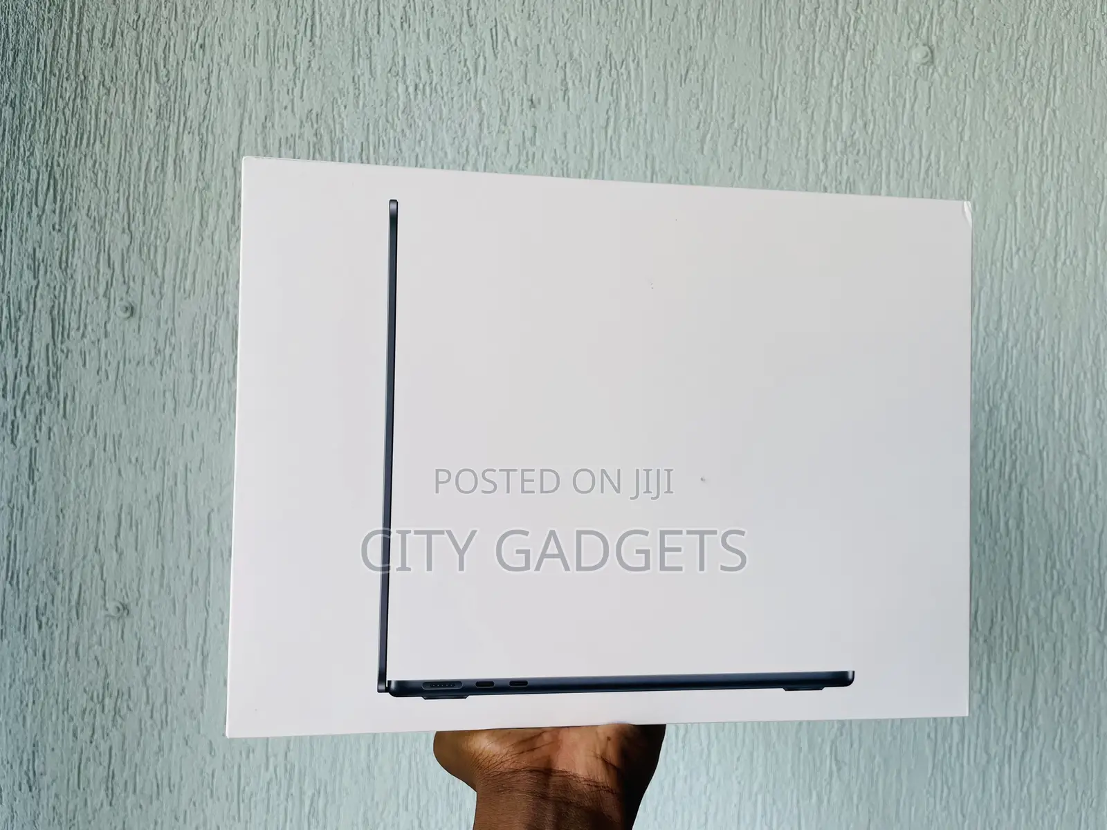 New Laptop Apple MacBook Air 2022 M2 8GB Apple M2 SSD 256GB