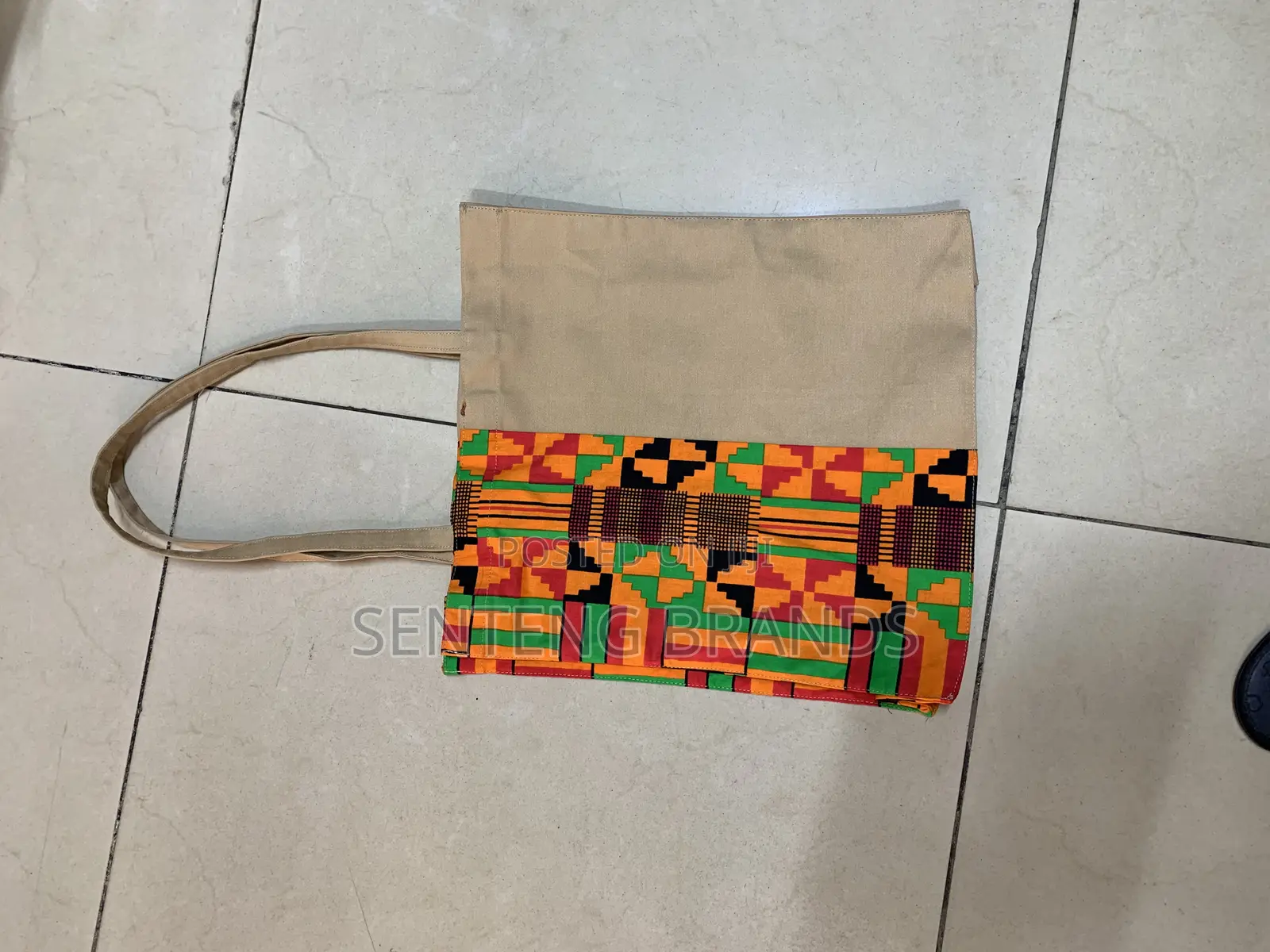 Akra Tote Bags